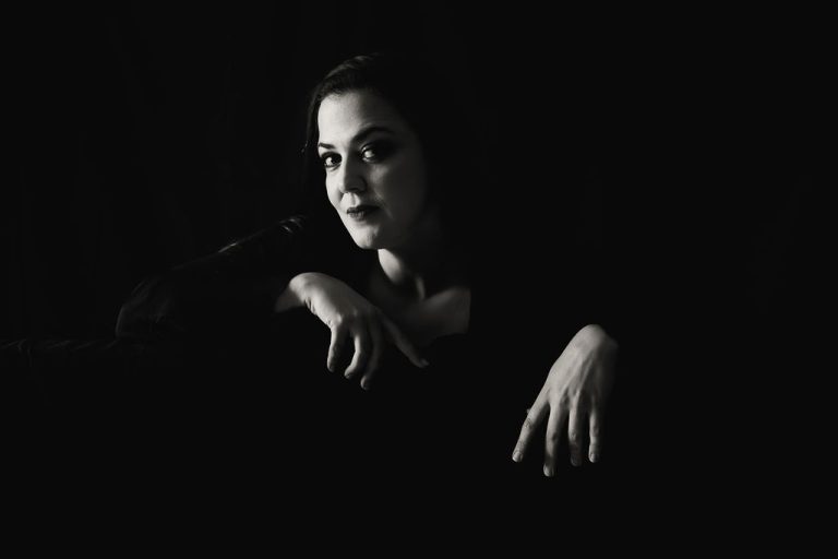 The Shadow Works — a dualidade entre luz e escuridão em forma de som e imagem.